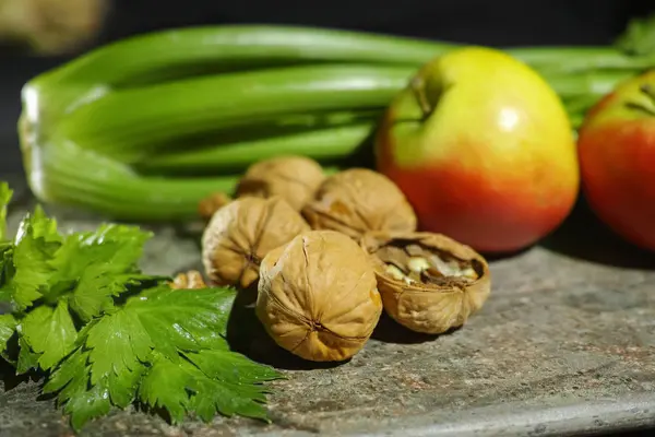 Ingredientes Para Ensalada Waldorf Apio Manzanas Walnotes Verduras Frescas Saludables — Foto de Stock