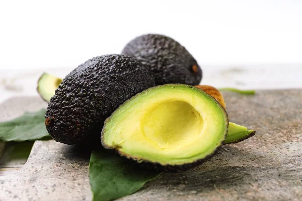 Groene Rijpe Avocado Uit Biologische Avocado Plantage Gezonde Voeding — Stockfoto