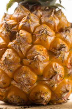 Olgun sulu taze bebek ananas makro yakın çekim