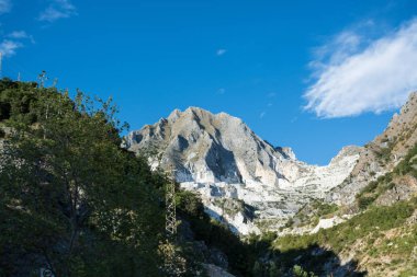 Apuan alps Massa Carrara beyaz mermer ocakları
