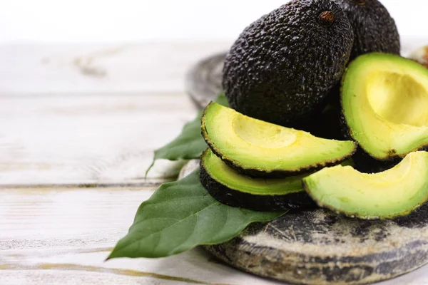 Abacate Verde Maduro Plantação Abacate Orgânico Comida Saudável — Fotografia de Stock