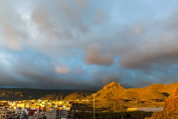 Tramonto su Tenerife - piccoli vulcani in campagna — Foto Stock