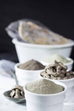 Antik Mineraller - lüks yüz ve vücut spa tedavisi, kil tozu ve maske, yeşil, mavi ve siyah kil