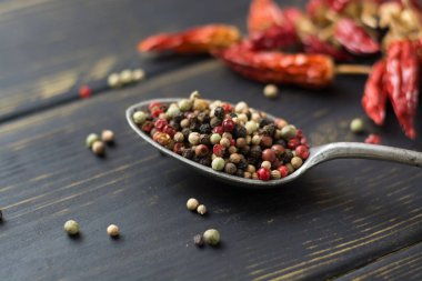 Kırmızı sıcak kırmızı biber kurutulmuş, çeşitli - baharatlı madde