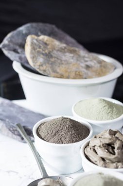 Antik Mineraller - lüks yüz ve vücut spa tedavisi, kil tozu ve maske, yeşil, mavi ve siyah kil