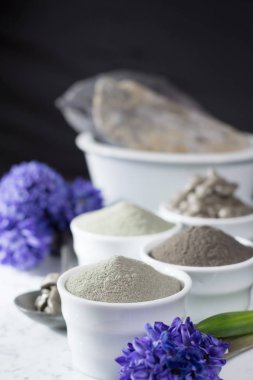 Antik Mineraller - lüks yüz ve vücut spa tedavisi, kil tozu ve maske, yeşil, mavi ve siyah kil