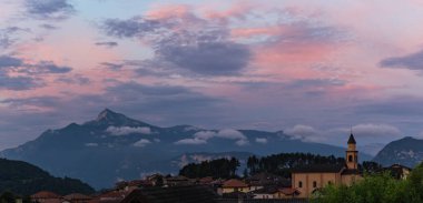 Tipik Dolomites yatay yaz aylarında, Trentino, İtalya