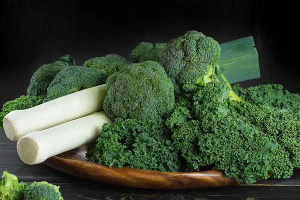 Zielony Zima Świeże Organiczne Superfood Kale Zielona Kapusta Brokuły Porów — Zdjęcie stockowe