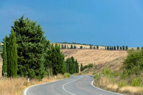 Typical landscape in Tuscany, farmhouse on the hills of Val d'Or Royalty Free Stock Photos