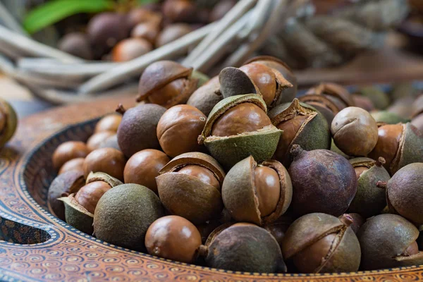 Cosecha Nueces Macadamia Cerca Con Hojas — Foto de Stock