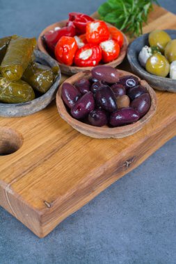 Akdeniz meze antipasti tapas kase yeşil ve cal ile