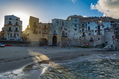 Turistik ve tatil Sicilya, inci tekneler küçük kasaba Cefaly Sunrise
