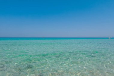 Deniz, berrak deniz su doku parlama ile tatilde 