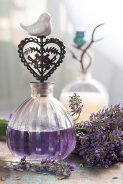 Doğa kozmetik, temel yağlar, parfum el yapımı hazırlanması