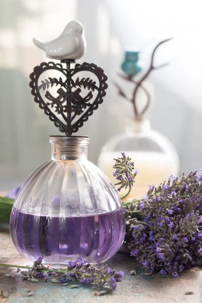 Doğa kozmetik, temel yağlar, parfum el yapımı hazırlanması