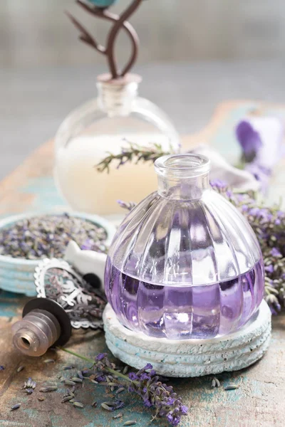 Doğa kozmetik, temel yağlar, parfum el yapımı hazırlanması