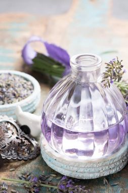 Doğa kozmetik, temel yağlar, parfum el yapımı hazırlanması