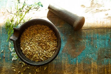 Eski Hint dökme demir harç Kimyon tohumu