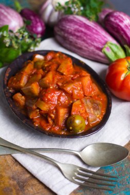 En iyi İtalyan yemekleri - Sicilya caponata ile patlıcan, domates, 