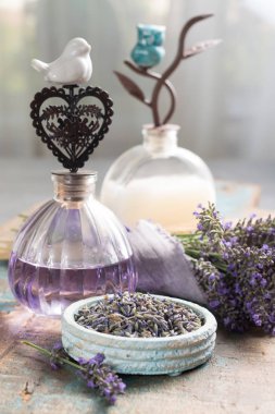 Doğa kozmetik, temel yağlar, parfum el yapımı hazırlanması