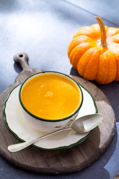 Homemade Pumpkin Cream Soup Made Fresh Ripe Bottle Gourd Pumpkin — Stock Photo, Image