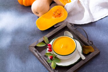 Taze olgun şişe kabağı kabak yapılan ev yapımı krem çorba