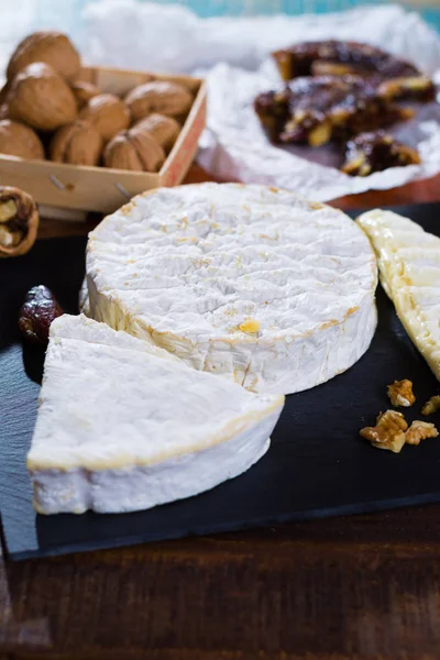 Variedad Quesos Suaves Franceses Camembert Marcaire Munster Brie Delicioso Postre —  Fotos de Stock