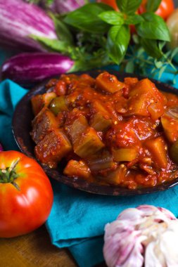 En iyi İtalyan yemekleri - Sicilya caponata ile patlıcan, domates, 