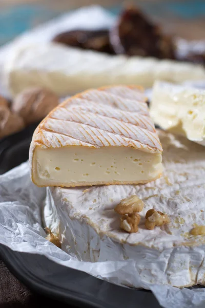 Fransız Yumuşak Peynirler Camembert Marcaire Munster Brie Lezzetli Tatlı Ile — Stok fotoğraf