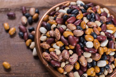Çeşitli protein zengin renkli ham kuru fasulye