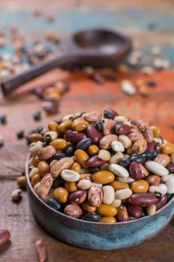 Çeşitli protein zengin renkli ham kuru fasulye