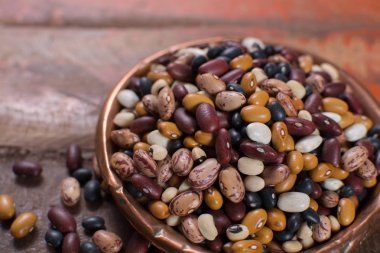 Çeşitli protein zengin renkli ham kuru fasulye