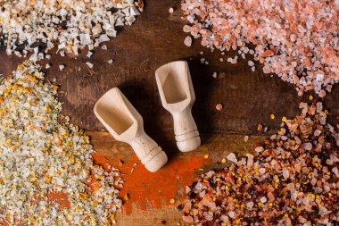 Çeşitli deniz tuzu, Himalaya tuzu, pembe renkli tuz DRI ile