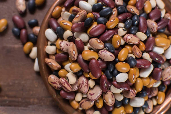 Variedad de ricas en proteínas coloridas judías secas crudas —  Fotos de Stock