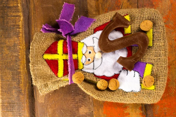 Traditional Dutch Saint Nicolas celebration with presents for ch — Stock Photo, Image