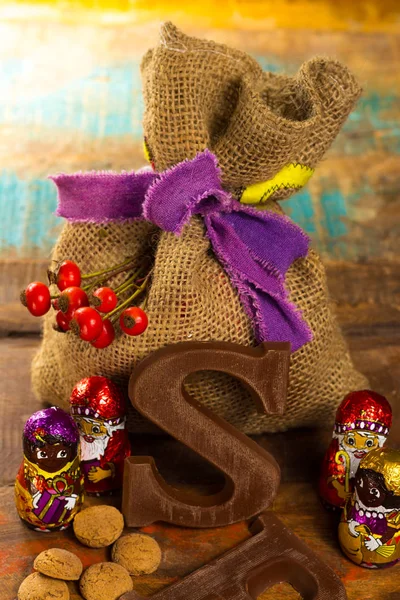 Traditional Dutch Saint Nicolas celebration with presents for ch — Stock Photo, Image