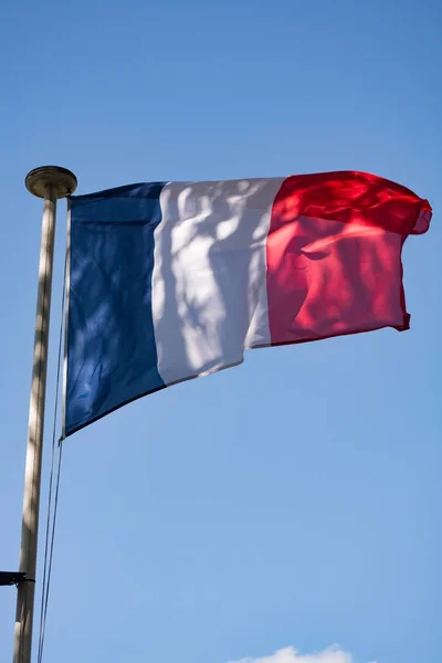 Σημαία Της Γαλλίας Είναι Μια Τρίχρωμη Σημαία Τρεις Κάθετες Λωρίδες — Φωτογραφία Αρχείου