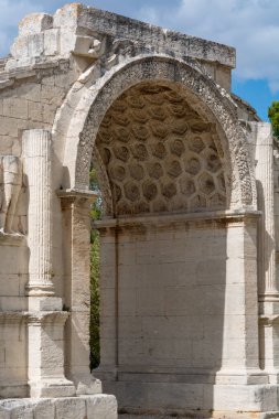 Terkedilmiş Roma şehri Glanum, Saint-Remy-de-Provence, Les Antiques, Fransa 'nın ruines