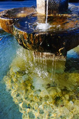 Taze soğuk su, Fransa ile eski fontain-Provence