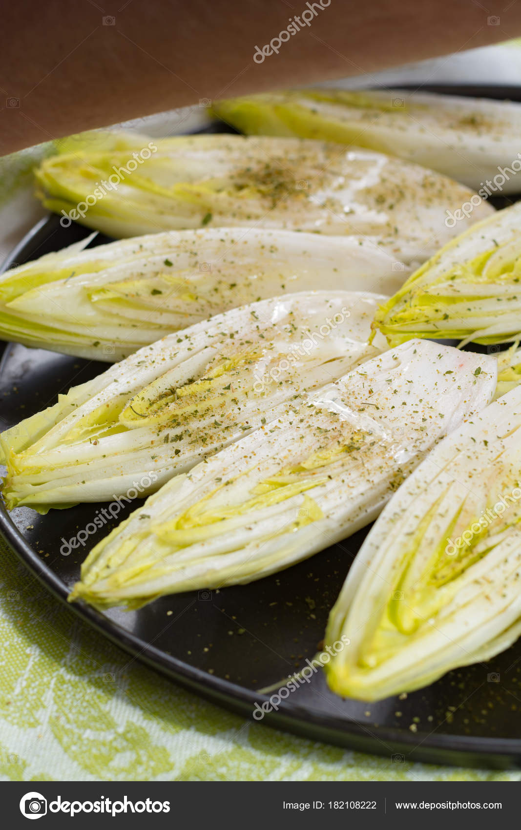 Beyaz Hindiba Salatası Beyaz Hindiba Salatası