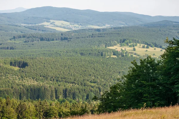 横向视图、 山和美丽的大自然，从德国巴伐利亚州的新天鹅堡 — 图库照片