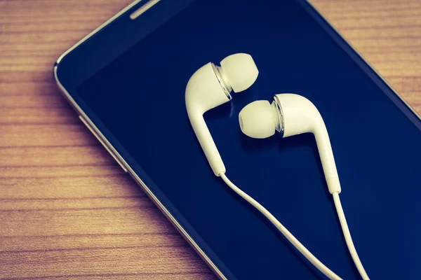 Müzik dinliyordum.