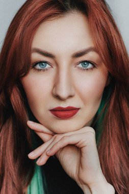 Genç bir kadının portresi