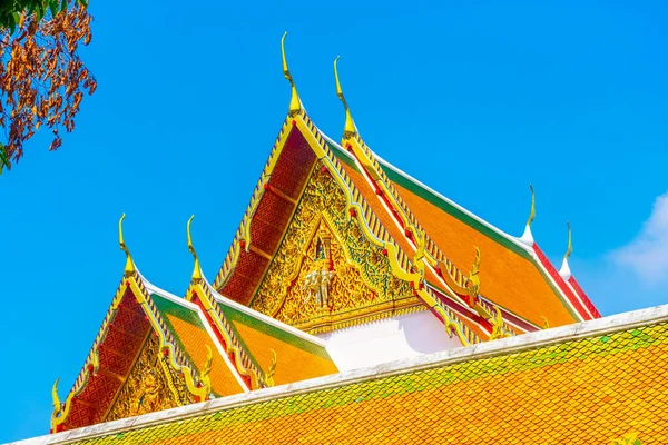 Hermosos Techos Del Templo Thepwararam Wat Suthat Bangkok Tailandia — Foto de Stock