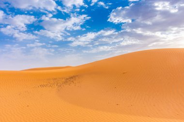 Sahra Çölü 'nün güzel manzarası, erg Chebbi, Merzouga, Fas