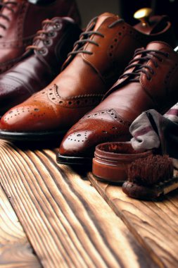 brogues ile ayakkabı bakım set.selective odak deri ayakkabı