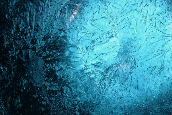 冰纹理，宏，蓝色冷背景 — 图库照片