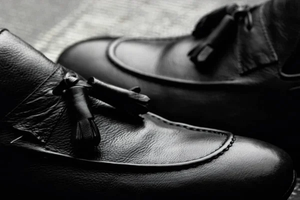 Sapatos Loafer masculinos.Closeup.Advertising shot.Leather shoes.Selective focus.Concept closeup sapatos — Fotografia de Stock