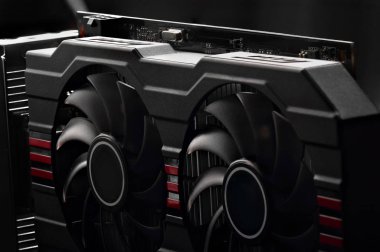 bir karanlık background.concept bilgisayar harware bilgisayardan iki Soğutucular ile ekran kartı