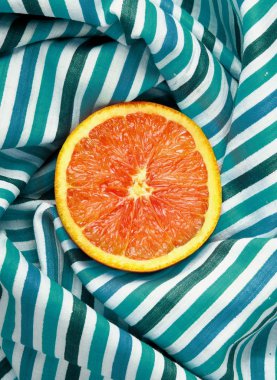 Greyfurt baş dönmesi gibi Merkezi deniz bez peçete sırayla üç dilim.